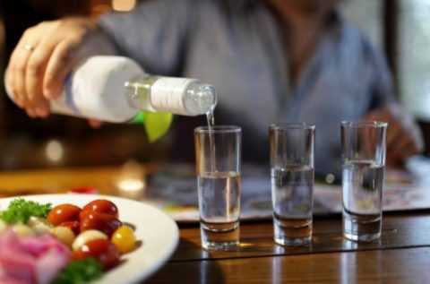 Злоупотребление алкоголем приводит к развитию панкреатогенного сахарного диабета.