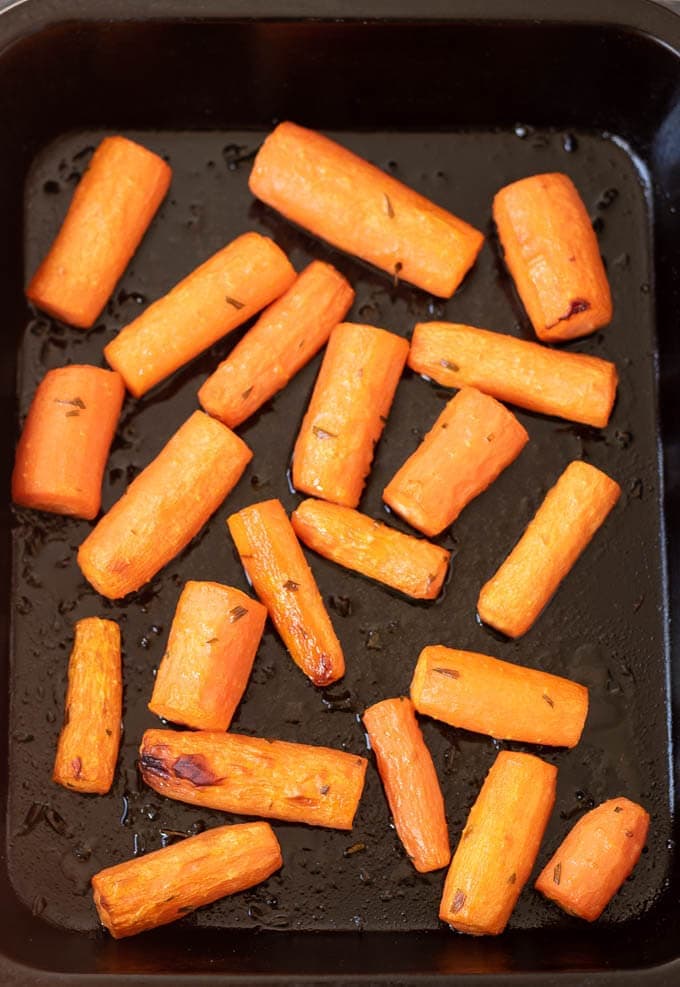 Roast honey glazed tarragon carrots is a delicious and easy side dish to compliment your main meal. These fantastic sweet honey roasted carrots are sure to be a winner at your dinner table!