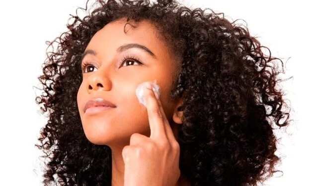 13. Does toothpaste remove pimples?