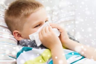 Как лечить насморк у ребенка