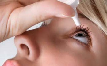 Application of artificial tears picture